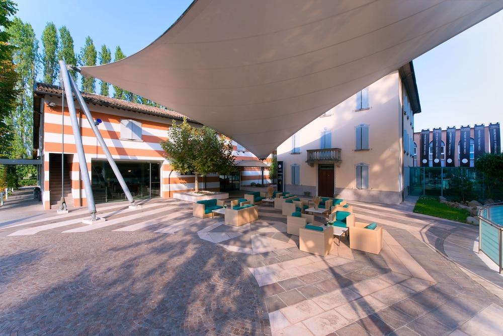 CDH Hotel Villa Ducale Parma Exterior foto