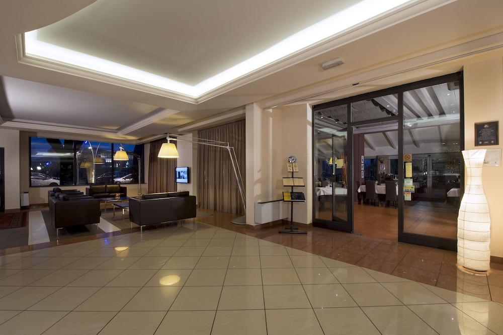 CDH Hotel Villa Ducale Parma Exterior foto