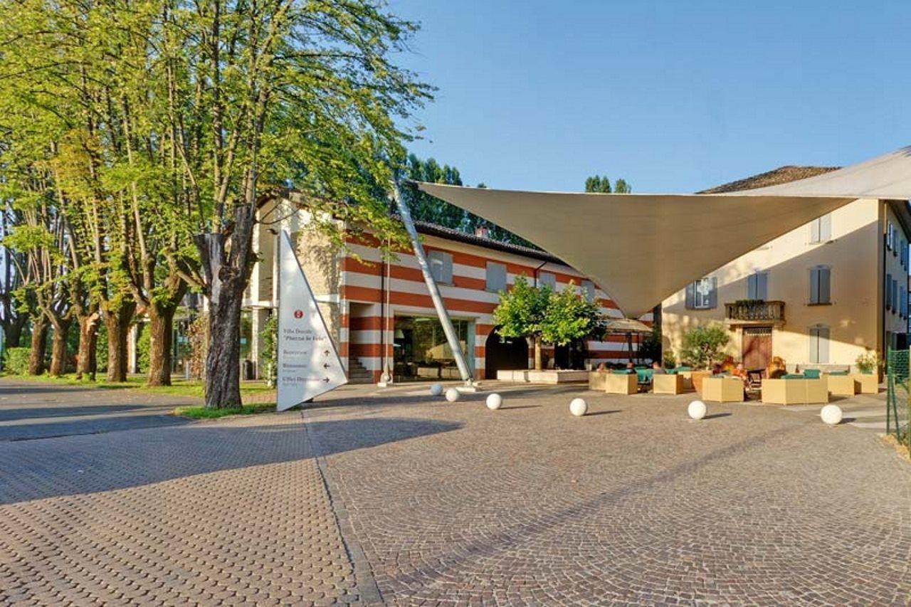 CDH Hotel Villa Ducale Parma Exterior foto