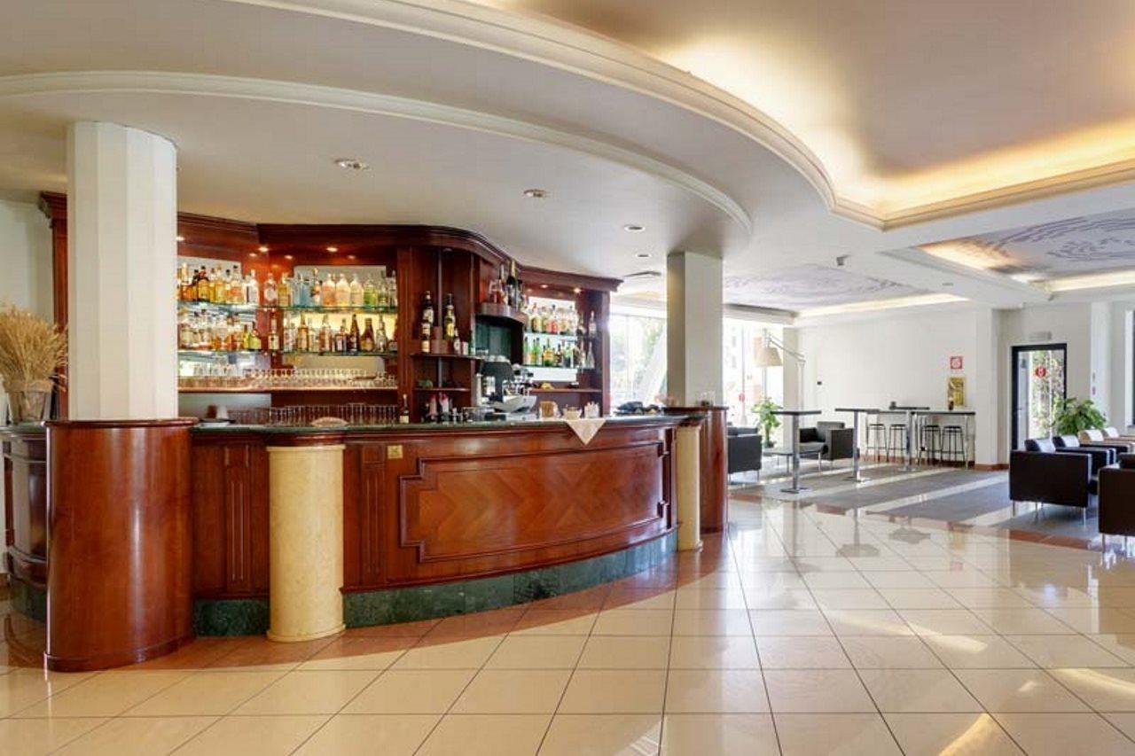 CDH Hotel Villa Ducale Parma Exterior foto