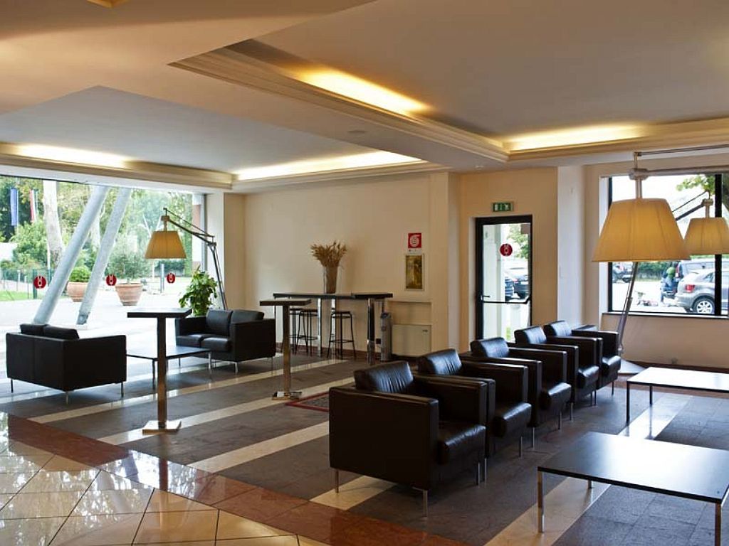 CDH Hotel Villa Ducale Parma Exterior foto